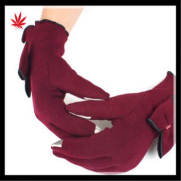 Lady&#39;s premium popular suede gloves decorated with bow