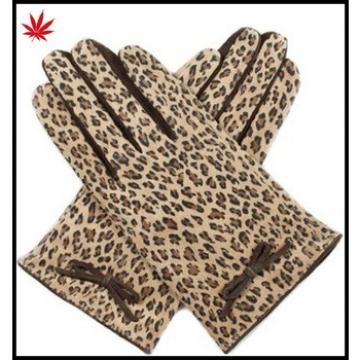 2016 new fashion women&#39;s Imitation of leopard fabric and sheep suede gloves