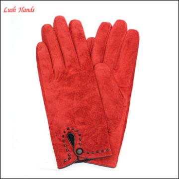 Basic and classic ladies Red sheep suede gloves with black button