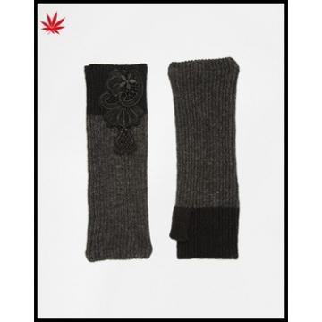 ladies wholesale knitting fingerless gloves with embroidered