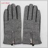 men&#39;s back of the black and white dot fabric and leather stitching design with zipper gloves