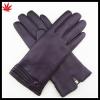 Women&#39;s cashmere lined leather gloves with shedding cuff