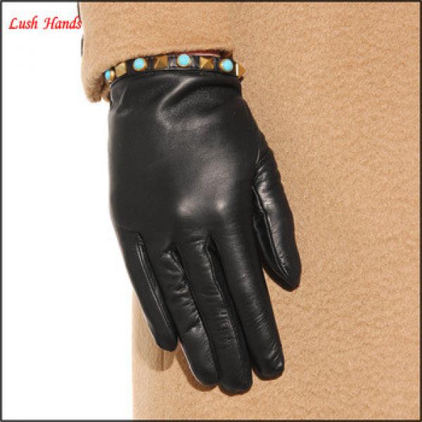 Black basic tight Rockstud leather gloves for women #1 image