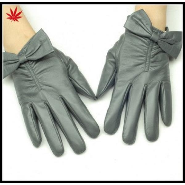 Women &#39;s nappa sheepskin leather gloves with Bow details #1 image