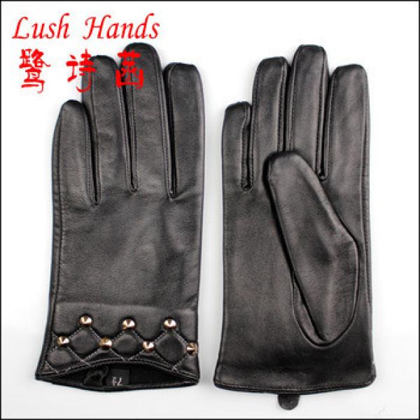 2016 men&#39;s black unexpensive wholesale leather gloves with studs on the cuffs #1 image